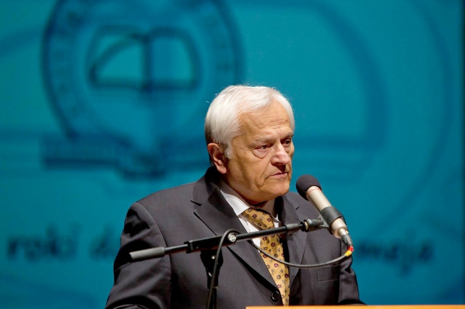 Slavnostni govornik akad. prof. dr. Jože Trontelj, predsednik Slovenske akademije znanosti in umetnosti. Foto atelje Postojna