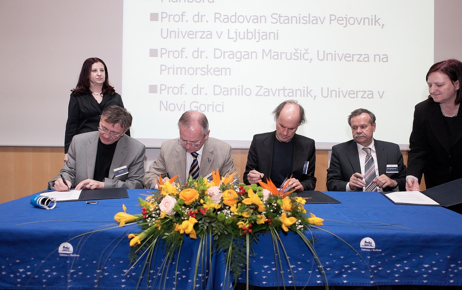 Podpis Resolucije Rektorske konference Republike Slovenije.Foto: Mediaspeed