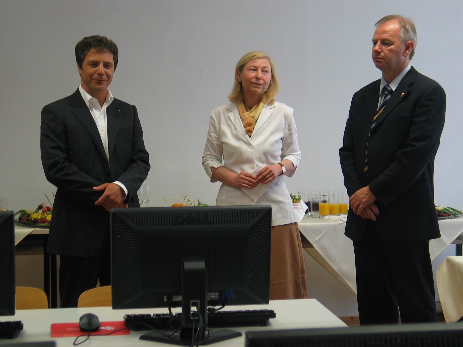 Donation given to the University of Nova Gorica by Business Solutions
