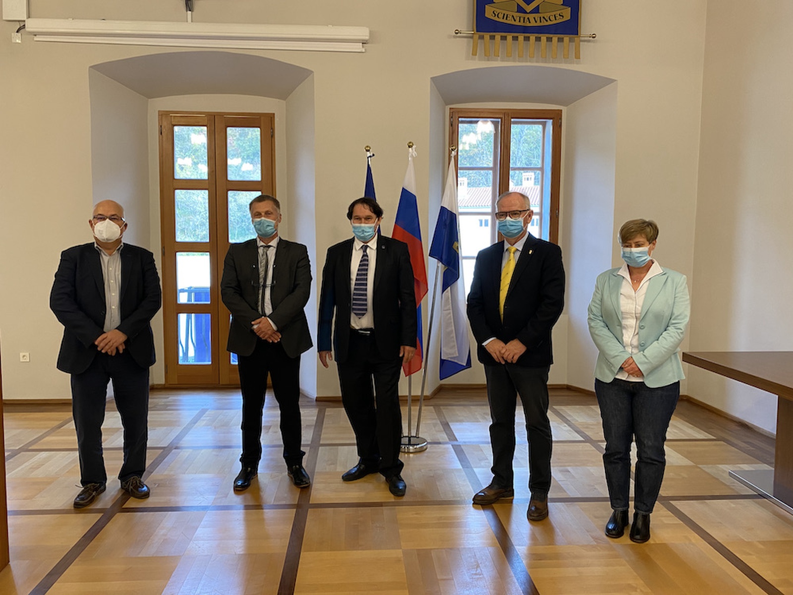 From left to right: Prof. Dr. Gvido Bratina (Vice-rector for research and arts, University of Nova Goricai), Prof. Dr. Boštjan Golob (University of Nova Gorica), Dr. Mitja Slavinec (State Secretary at the Ministry of Education, Science and Sport of the Republic of Slovenia), Prof. Dr. Danilo Zavrtanik (Rector, University of Nova Gorica) and Doc. dr. Melita Sternad Lemut (University of Nova Gorica).