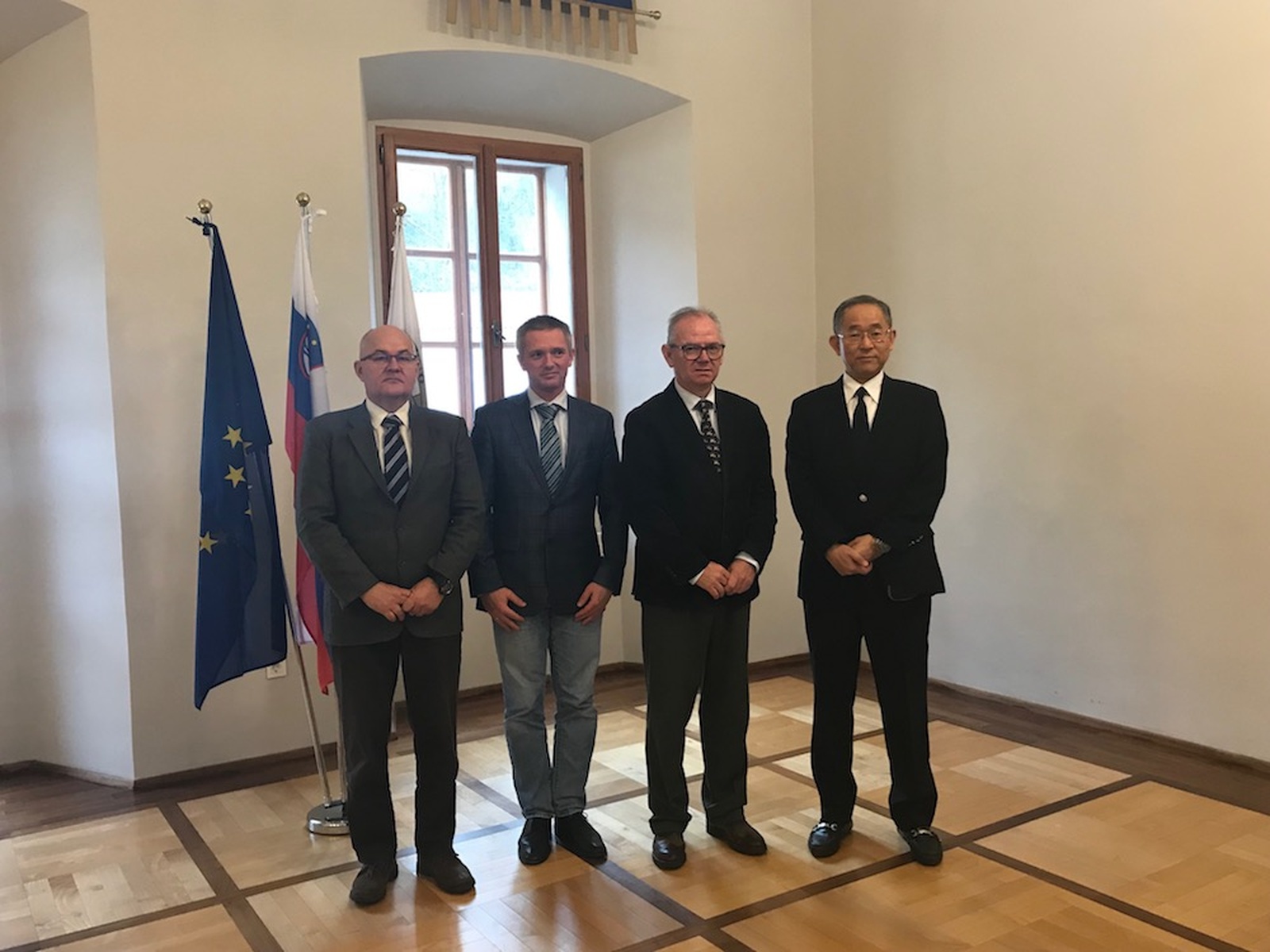 From left to right: Vice-rector for Research and Arts, Prof. Dr. Gvido Bratina, Dean of the School of Science and the Head of the Center for Atmospheric Research, Prof. Dr. Samo Stanič, Rector of the University of Nova Gorica, Prof. Dr. Danilo Zavrtanik and Japanese Ambassador to Slovenia, his Excellency, Masaharu Yoshida.