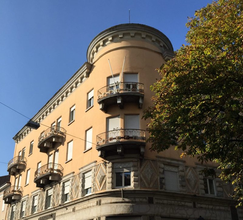 Fotografija Trgovskega doma